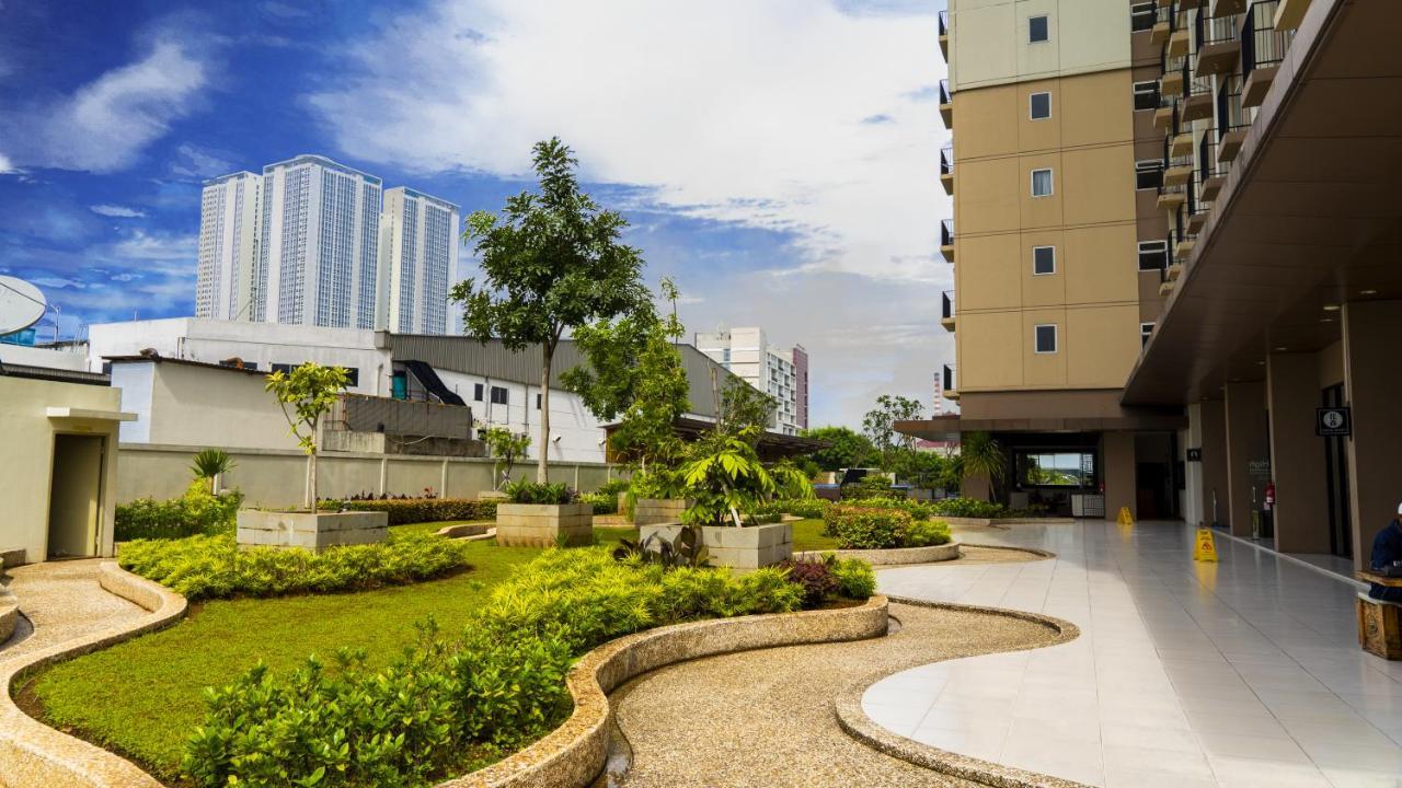 Azalea Suites Cikarang By Jayakarta Group Exteriör bild