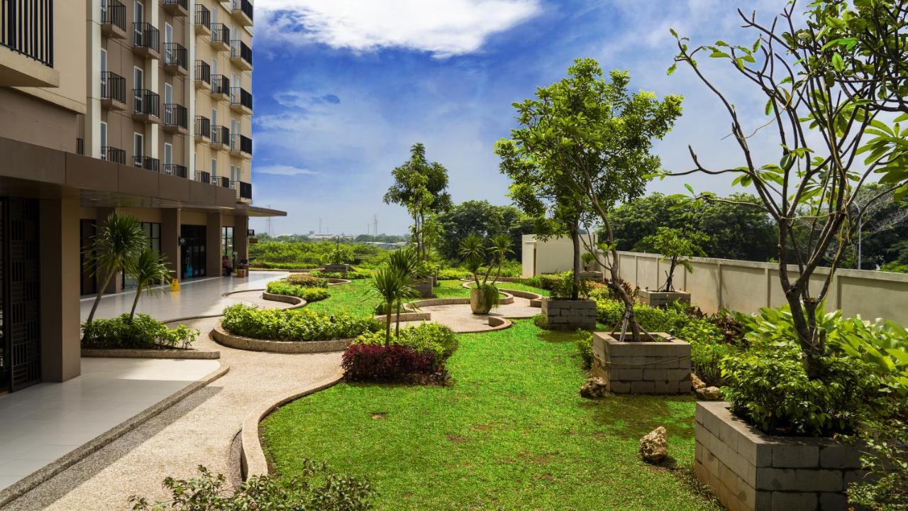 Azalea Suites Cikarang By Jayakarta Group Exteriör bild