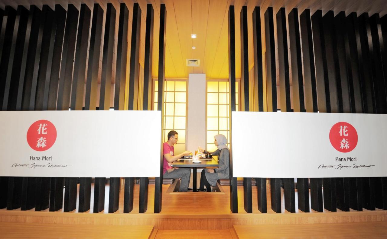 Azalea Suites Cikarang By Jayakarta Group Exteriör bild