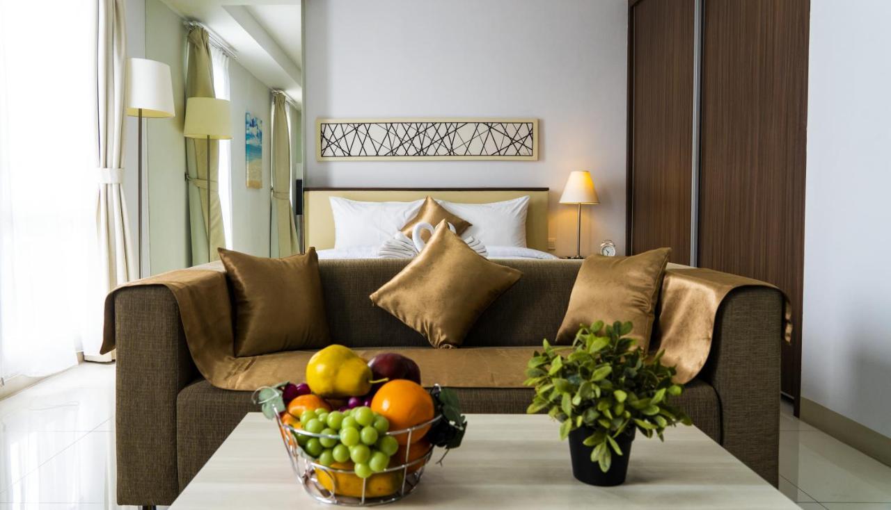 Azalea Suites Cikarang By Jayakarta Group Exteriör bild