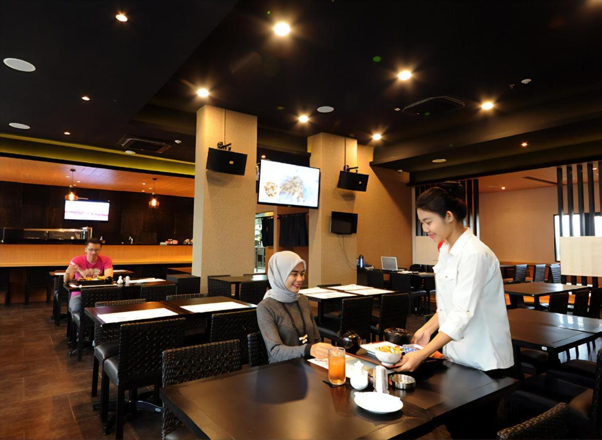 Azalea Suites Cikarang By Jayakarta Group Exteriör bild