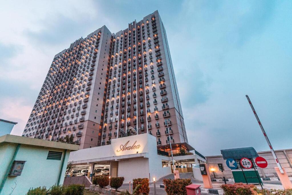 Azalea Suites Cikarang By Jayakarta Group Exteriör bild