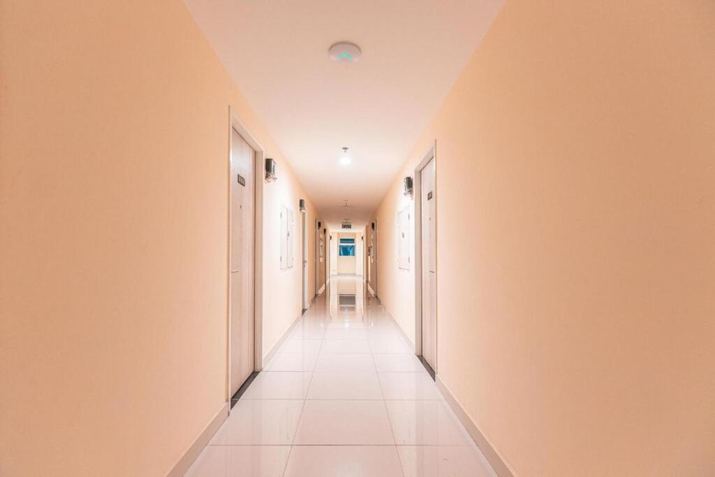 Azalea Suites Cikarang By Jayakarta Group Exteriör bild